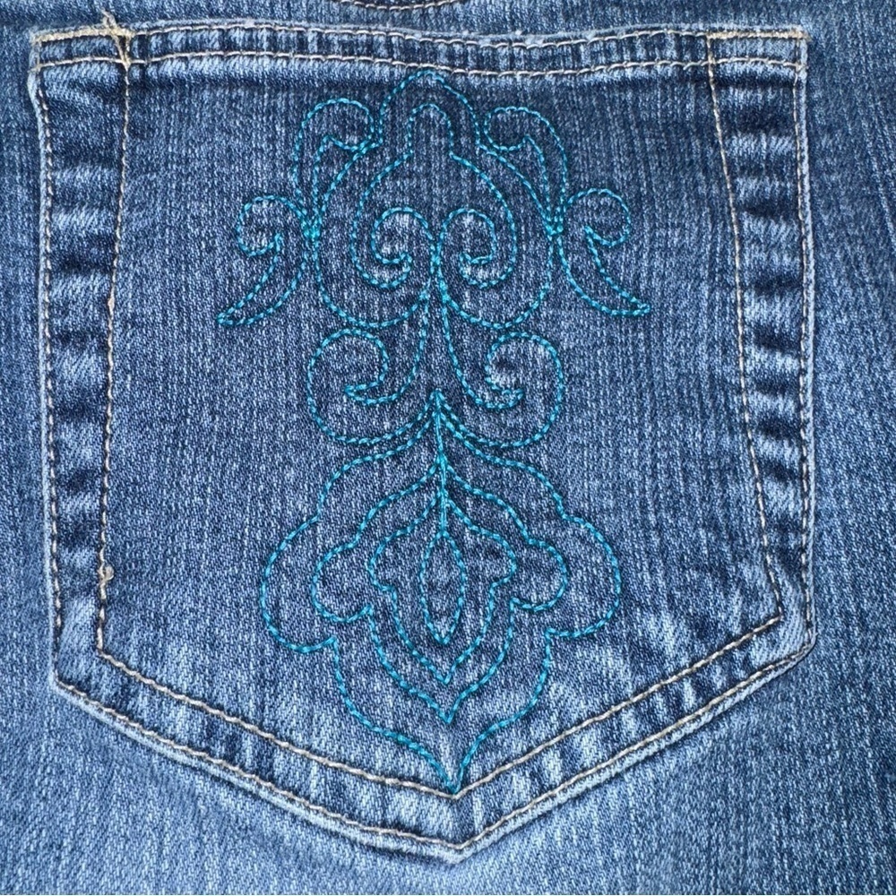 A.M.I. Women’s Bootcut Jeans Size 8 Embroidered Western Boho Denim - Picture 5 of 8